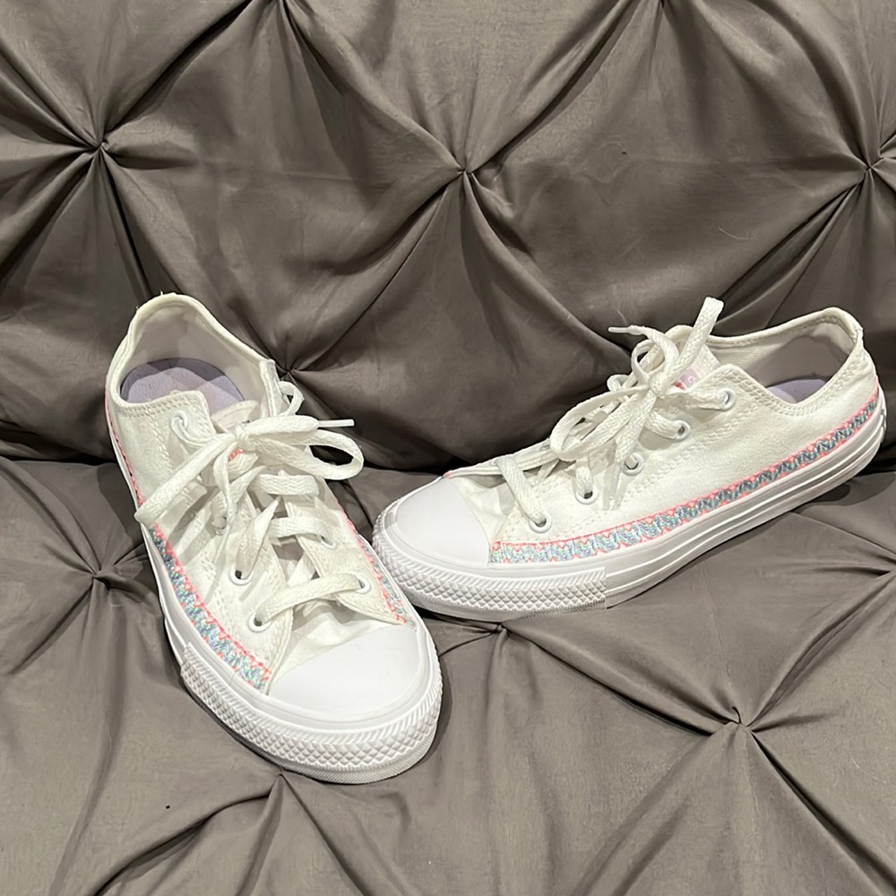 Girls Converse All Stars - Size 4Y